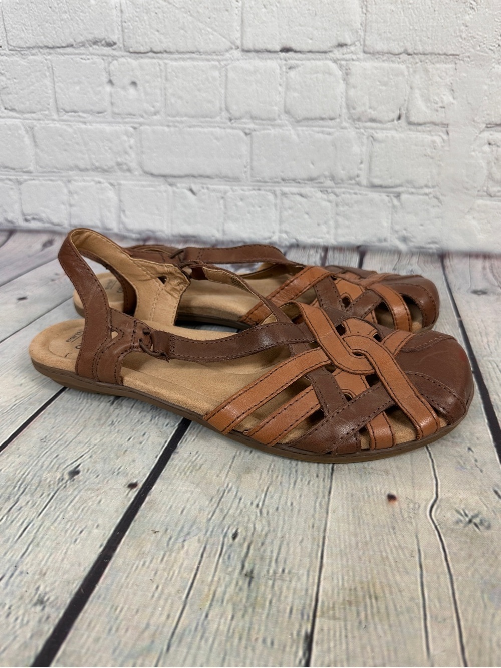 Earth Origins Belle Brielle sandals featuring woven leather size 9